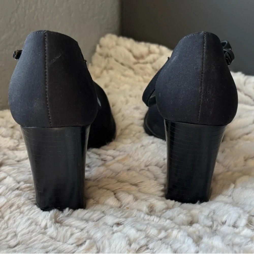 🪻$6/42✋5/$40🍀4/$36🌷3/$30🌼2/$25 LUCA black strappy heels w buckle; block wood - Picture 6 of 8